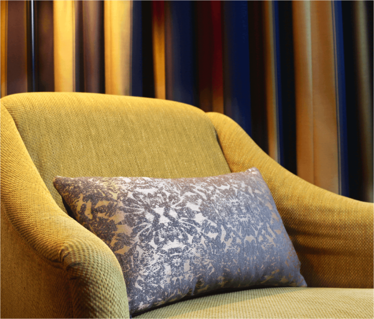 poduszka dekoracyjna szara złota.png